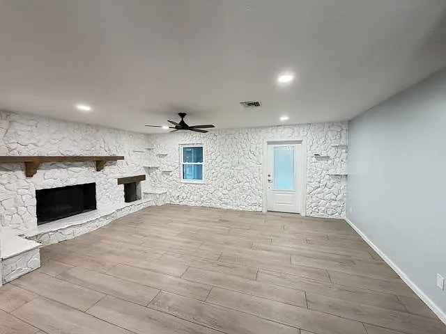 4380 Temple St — Photo 4