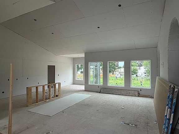 4th image of 3118 Lakeview Ave
