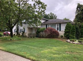 21 Overhill Dr, Marlboro, NJ 07746