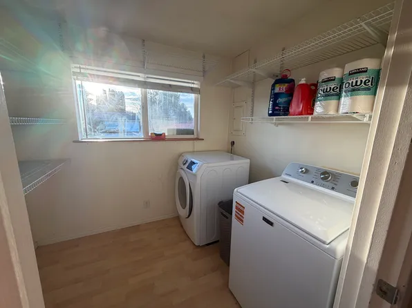 11017 Gundersen Ln, Burlington, WA 98233