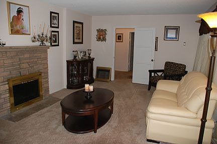 2nd image of 360 E Cypress St