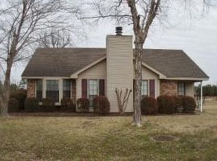 64 Monticello Cir, Columbus, MS 39702