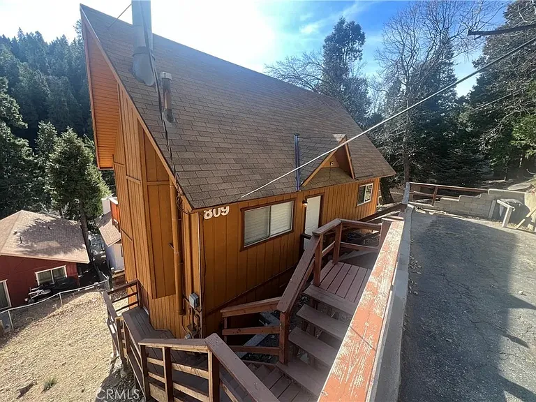 809 Virginia Ct — Photo 17
