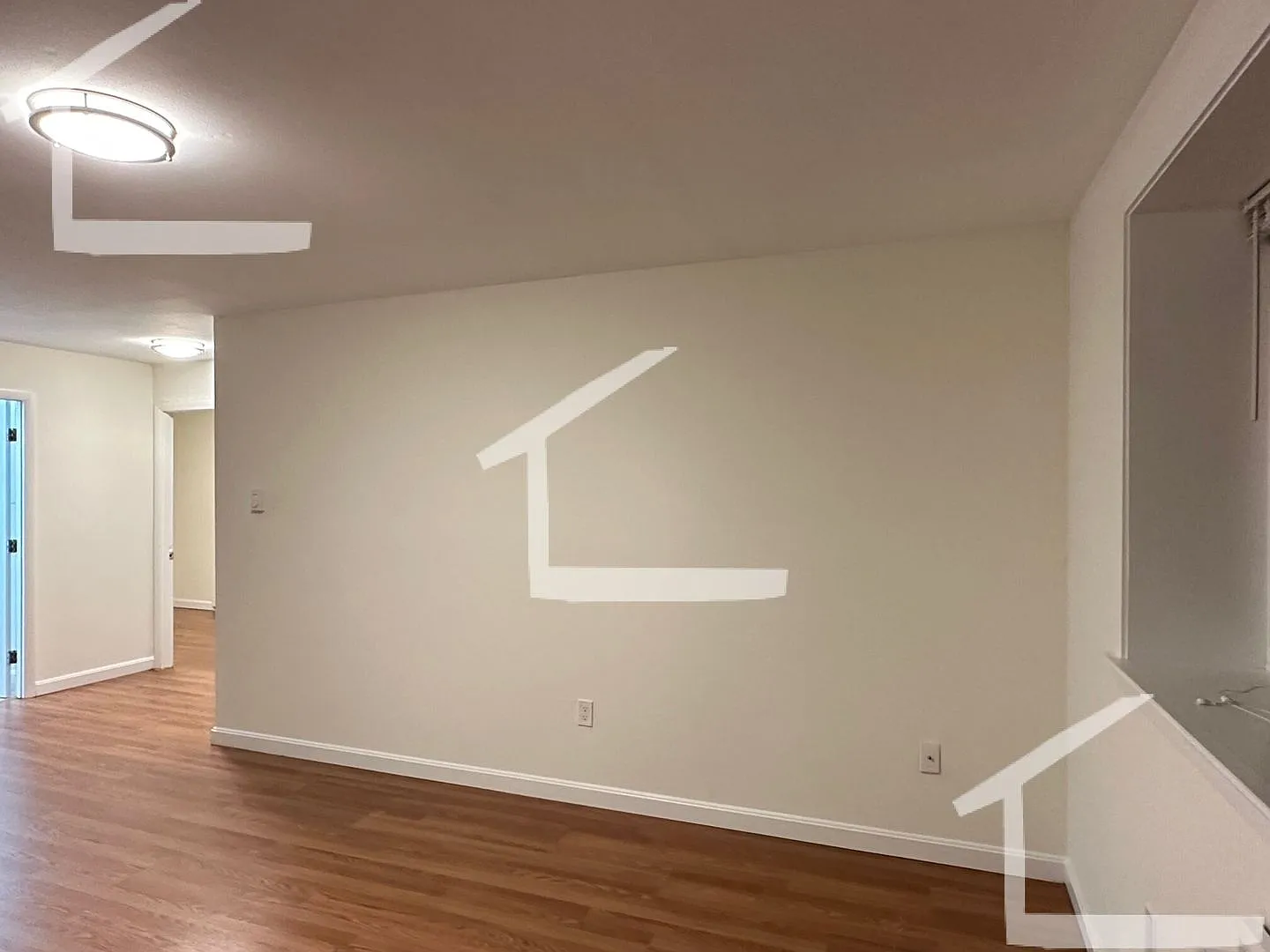 Nicely renovated 2 bed near Cleveland Circle and the Green Line. — Photo 2