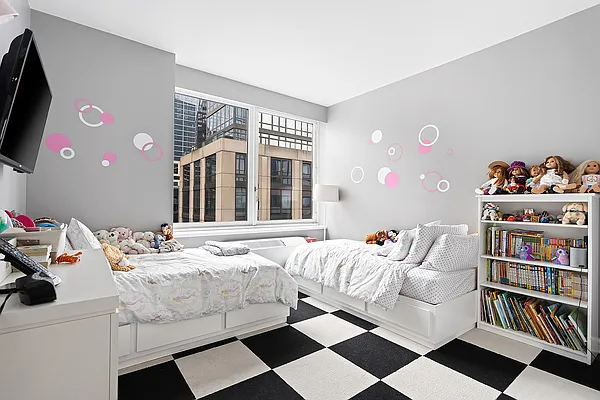 Sold by BLU Real Estate | media 7
