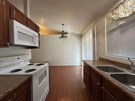 5th image of 35 Black Diamond Ct