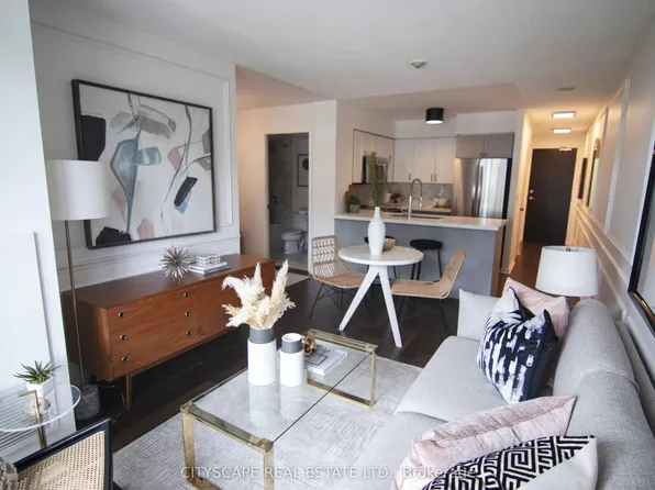 231 Fort York Blvd #322, Toronto, ON M5V 1B2