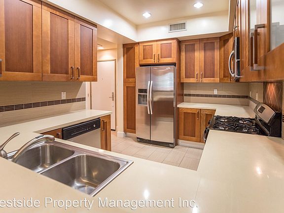 4th image of 11722 Ohio Ave APT 206