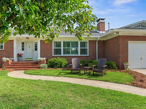 3rd image of 1124 Camellia Dr