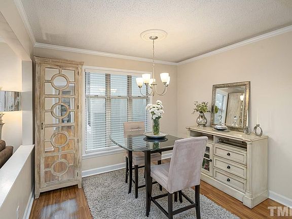 4th image of 1111 Parkridge Ln APT 301