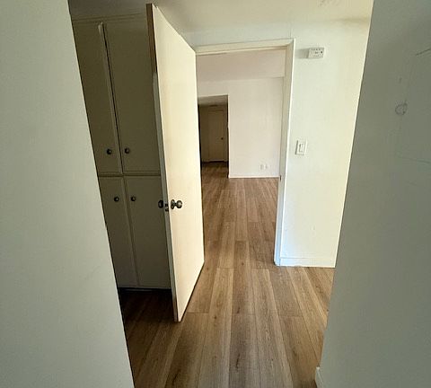 5th image of 5138 Zelzah Ave #107A