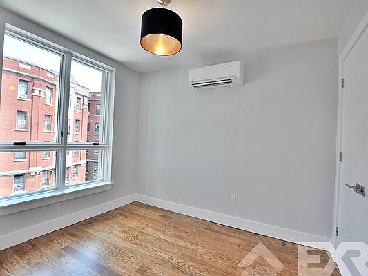 4th image of 676 E 21st St #4A