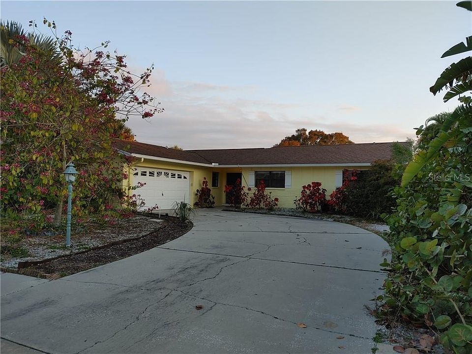 1st image of 8702 Palisades Dr