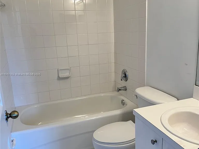 4100 NE 24th Dr — Photo 10