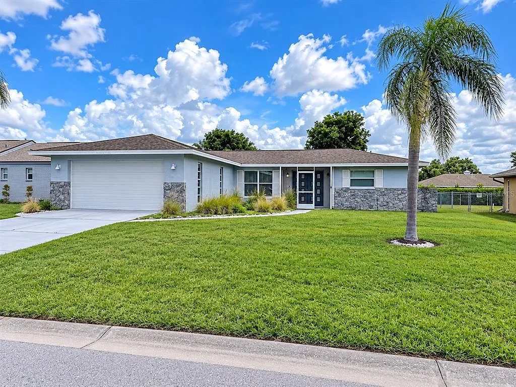 2 bed, 2.0 bath, 1354 sqft, $2,000 — Photo 1