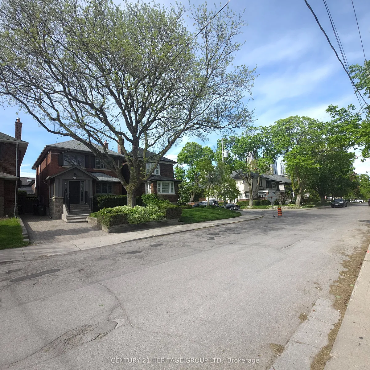 Building Photo - 130 Hillsdale Ave W