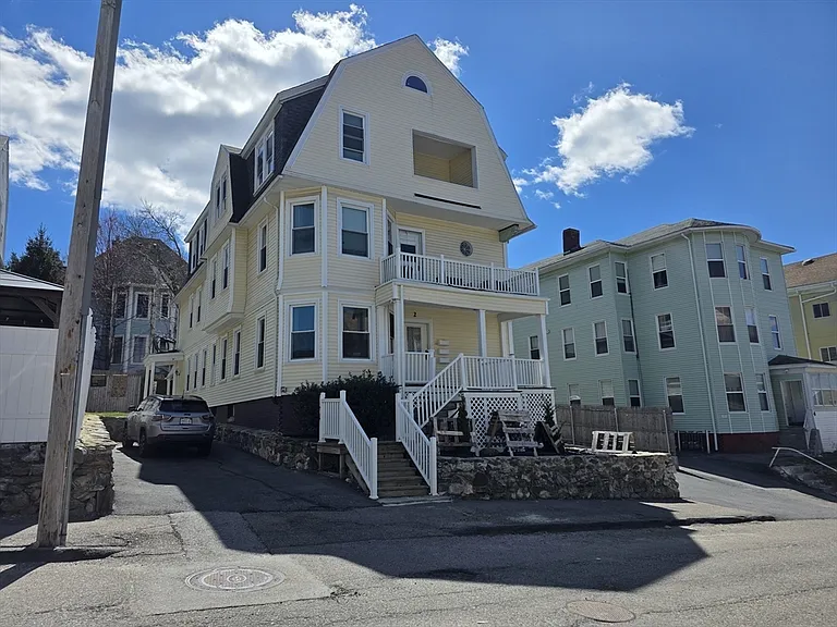 2 Hillside St #3 — Photo 1