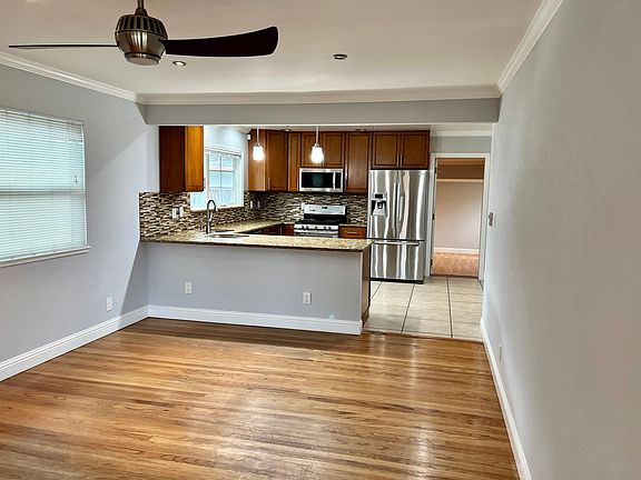 4th image of 1053 Wilmington Ave
