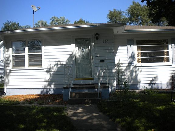 5th image of 1660 N Maxwell Ave