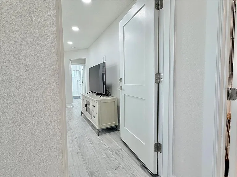 144 Coral Ave — Photo 29