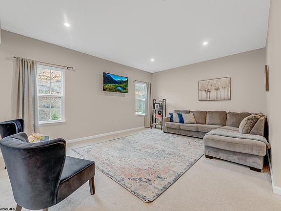 5th image of 73 David Ln