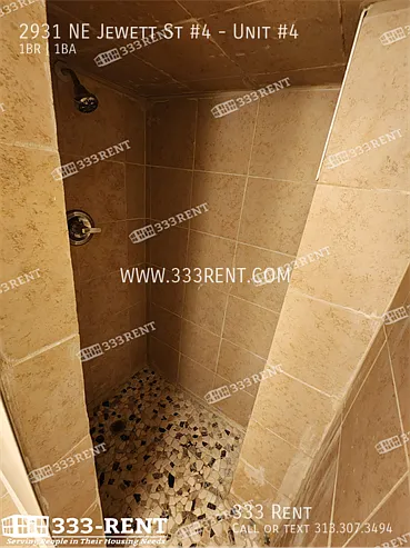 2931 NE Jewett St #4 — Photo 5
