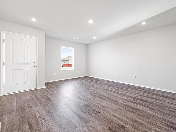 5th image of 5137 Yukon Dr