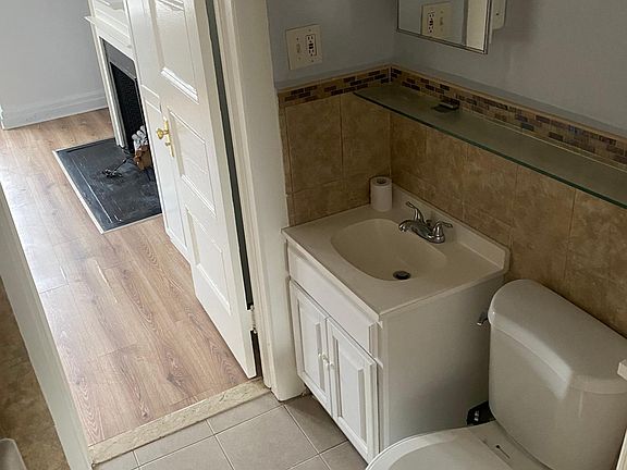 5th image of 213 E Prospect Ave APT 3