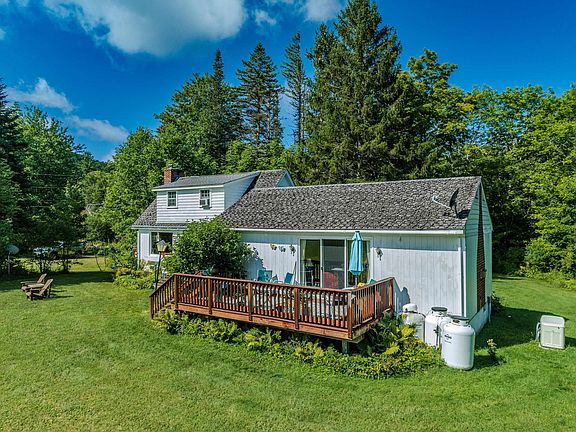 3rd image of 635 Hadley Road