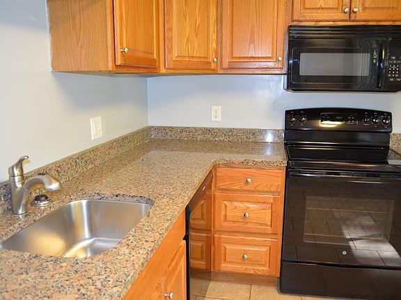 3rd image of 293 Brookforest Dr
