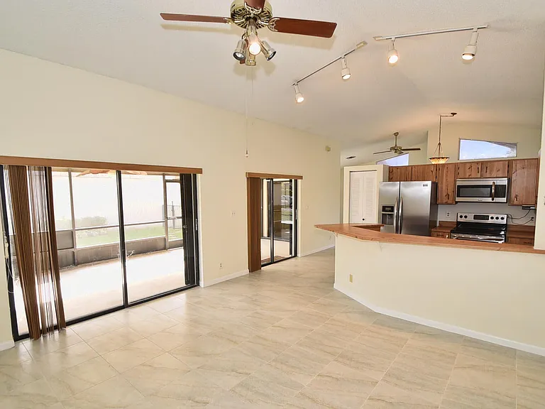 21518 Summertrace Cir — Photo 8