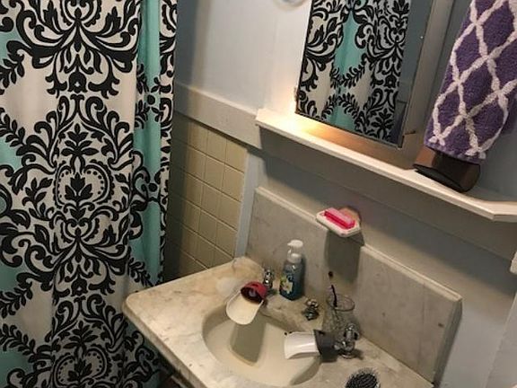 2nd image of 1116 N Emerson St APT 6