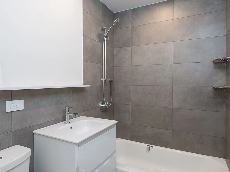 landlord_unit_photo_67562779_1