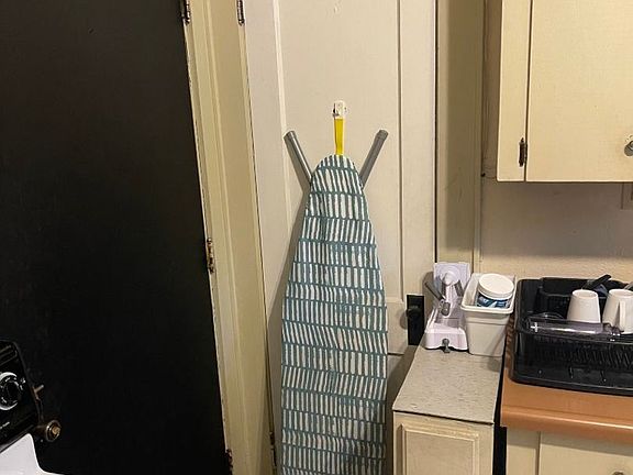 5th image of 648 W Main St #4