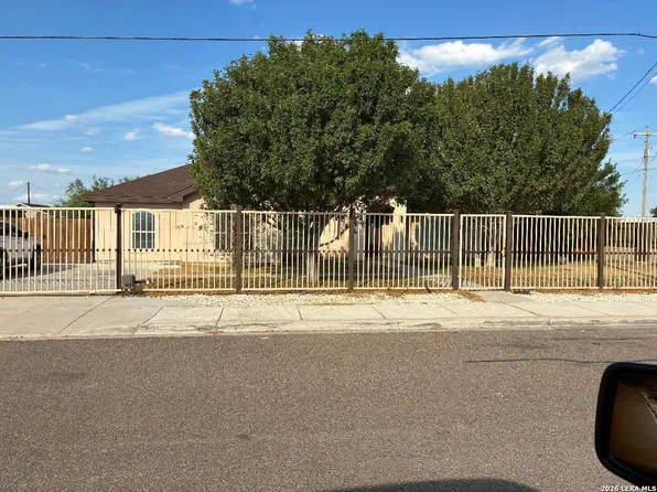369 Herrera Dr, Eagle Pass, TX 78852