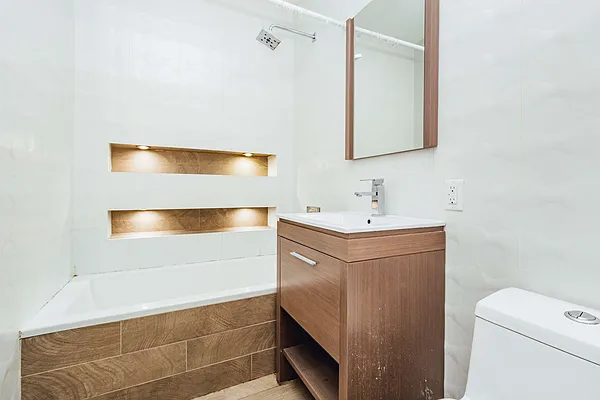 Rented by Nooklyn NYC LLC | media 18