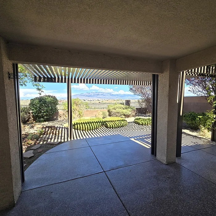 4 bed, 2.5 bath, 2076 sqft, $2,600 — Photo 3