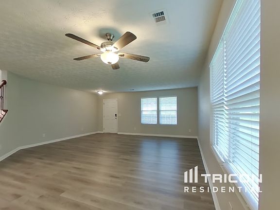 3rd image of 6 Waterbury Way