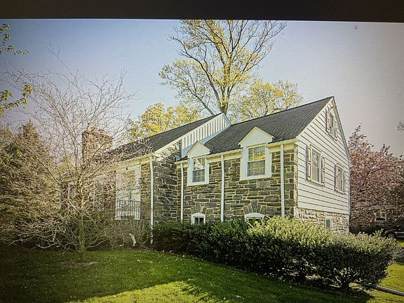 5th image of 526 Williams Rd