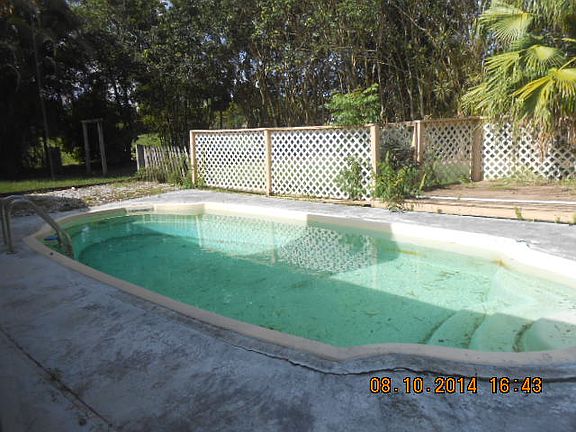 5th image of 437 SE Whitmore Dr
