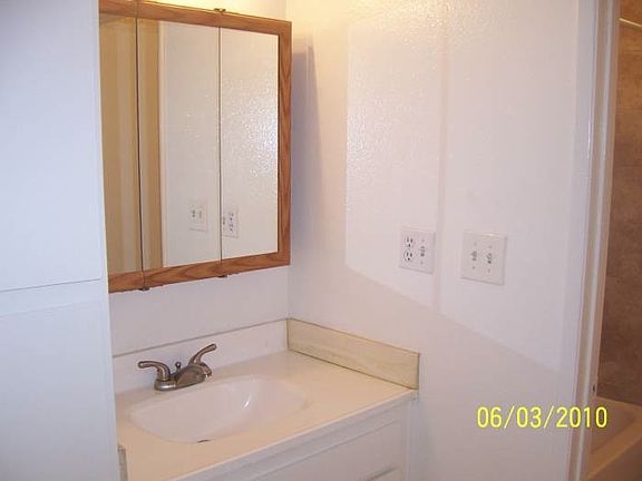 3rd image of 3735 S Canfield Ave APT 3