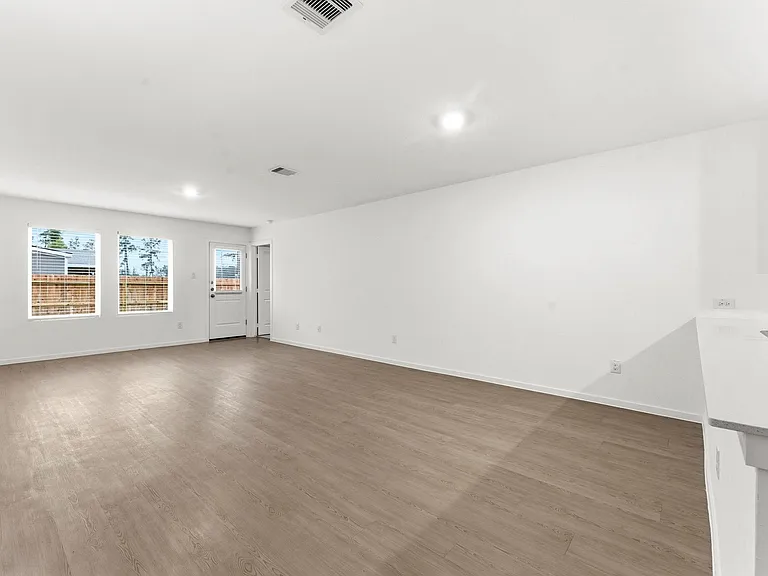 18716 Loom Dr — Photo 6