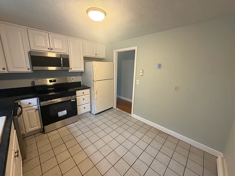 90 Sylvia St #2 — Photo 3
