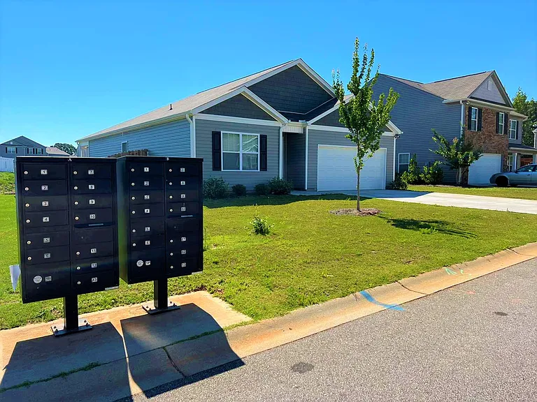 110 Rogers Knoll Ln — Photo 4