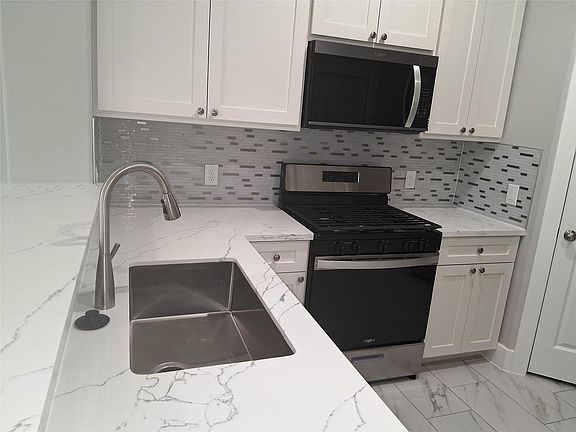 2nd image of 780 Fair St #A
