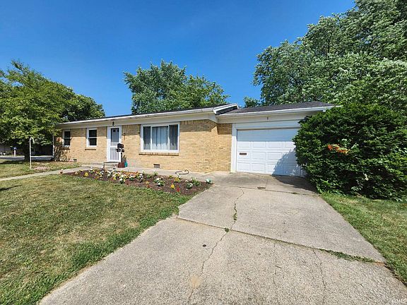 2nd image of 8 Blue River Dr