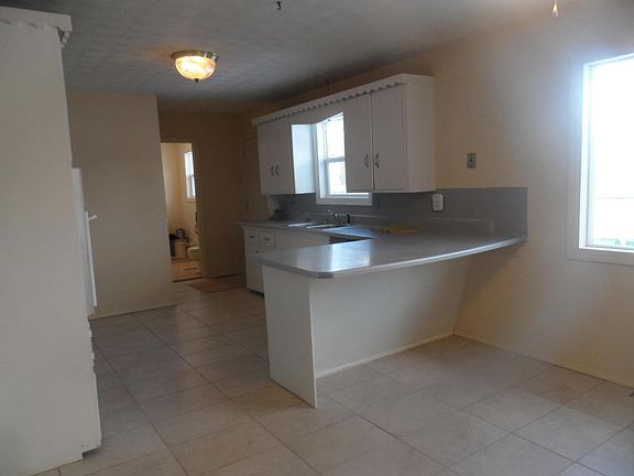 4th image of 100 N Langston St