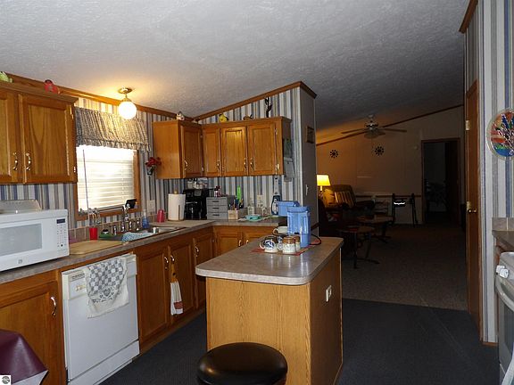 5th image of 715 Mallard Dr