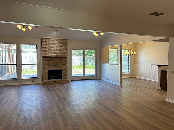 4th image of 3732 Racquet Ct
