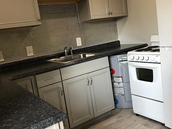 2nd image of 401 W 19th St APT A